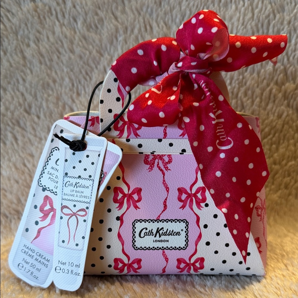 CATH KIDSTON Ribbons & Bows Women's
Mini Hand Cream & Lip Balm Bag Gift Set